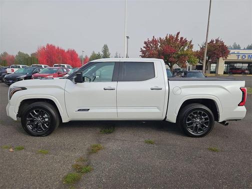 2022 Toyota Tundra Hybrid Capstone