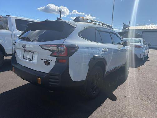 Crystal White Pearl 2023 Subaru Outback Wilderness