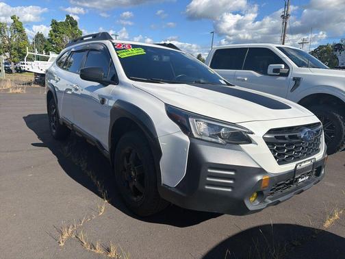 Crystal White Pearl 2023 Subaru Outback Wilderness