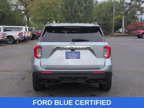 ICONIC SILVER METALLIC 2023 Ford Explorer XLT