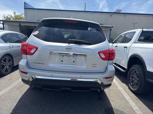 2019 Nissan Pathfinder SV