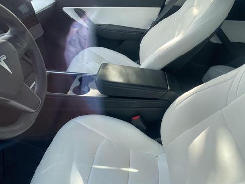 Pearl White Multi-Coat 2022 Tesla Model Y Performance Dual Motor All-Wheel Drive