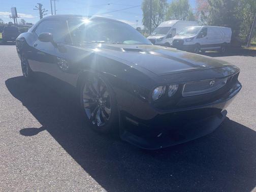 Black Clearcoat 2013 Dodge Challenger SRT8