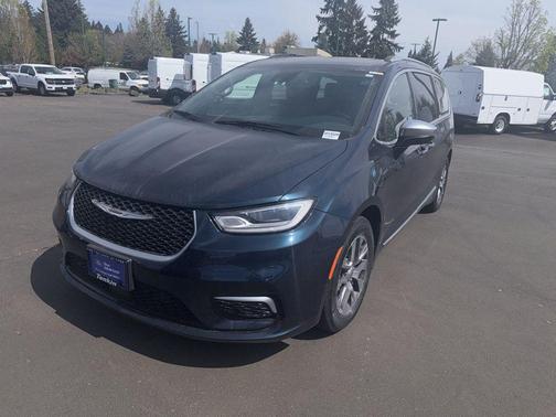 2022 Chrysler Pacifica L