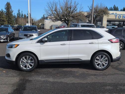 2023 Ford Edge Titanium