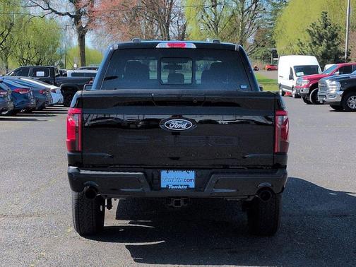 Agate Black Metallic 2026 Ford F-150 XLT