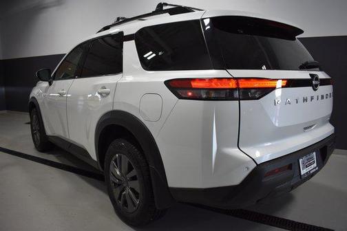 2025 Nissan Pathfinder SV 4WD