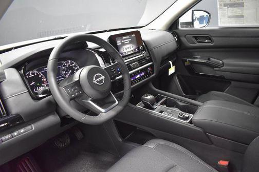 2025 Nissan Pathfinder SV 4WD