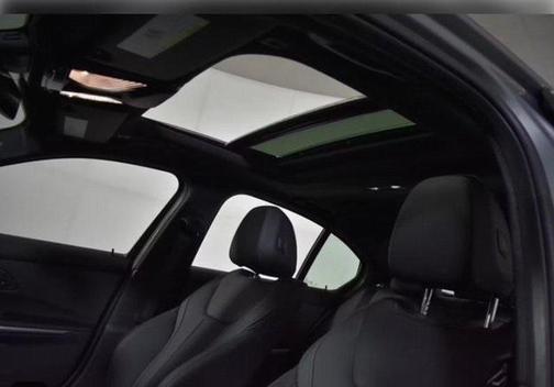 2025 BMW 330 i xDrive