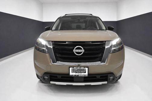 Baja Storm/Super Black Roof 2023 Nissan Pathfinder Platinum 4WD