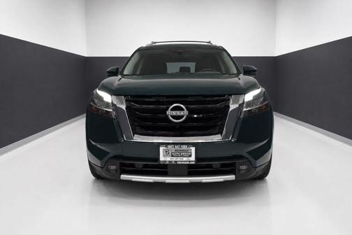 Obsidian Green Pearl 2024 Nissan Pathfinder SL 4WD