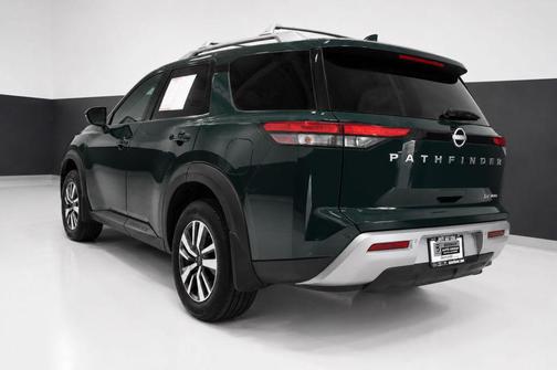 Obsidian Green Pearl 2024 Nissan Pathfinder SL 4WD