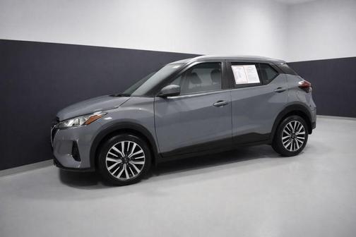 Boulder Gray Pearl 2023 Nissan Kicks SV