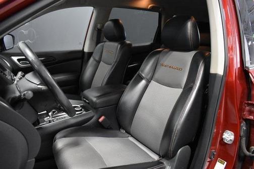 2019 Nissan Pathfinder SV