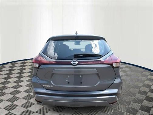 2025 Nissan Kicks S