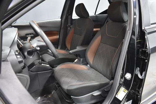 Super Black 2020 Nissan Kicks SR