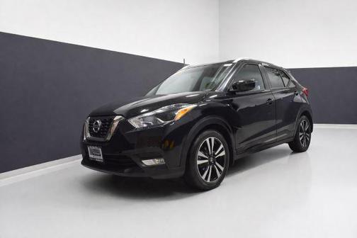 Super Black 2020 Nissan Kicks SR