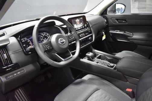 2025 Nissan Pathfinder SV 4WD