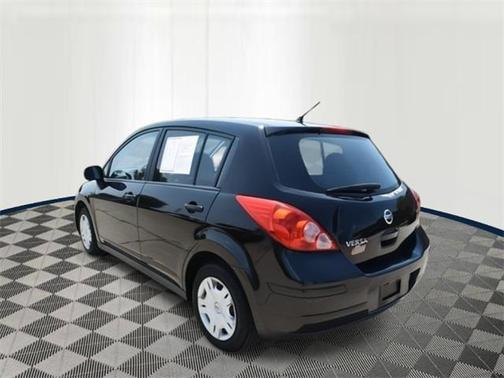 2011 Nissan Versa 1.8 S