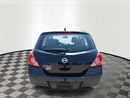 2011 Nissan Versa 1.8 S