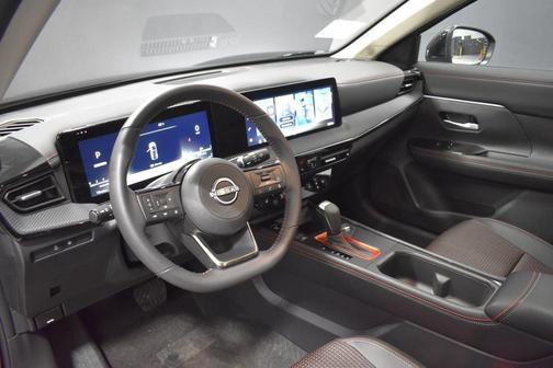 Super Black 2026 Nissan Kicks SR