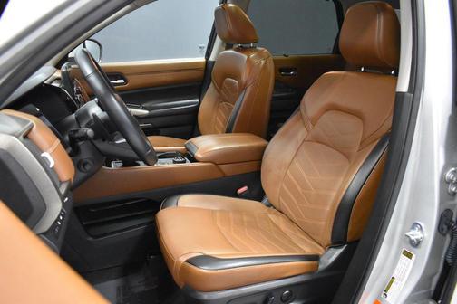 Brilliant Silver Metallic 2023 Nissan Pathfinder Platinum 4WD
