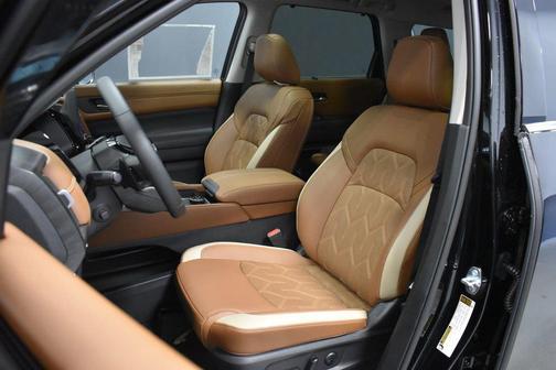 Super Black 2026 Nissan Pathfinder Platinum