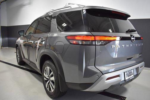 2025 Nissan Pathfinder SL 4WD