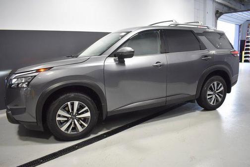 2025 Nissan Pathfinder SL 4WD