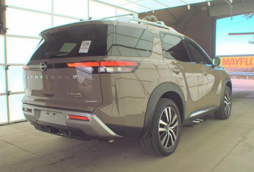2023 Nissan Pathfinder Platinum 4WD