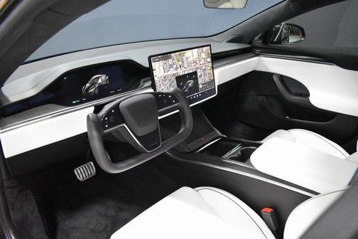 2023 Tesla Model S Plaid