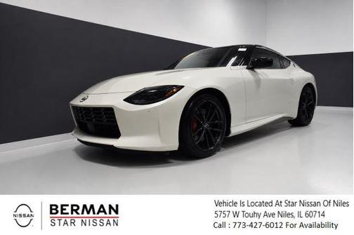 Pearl White/Super Black 2025 Nissan Z Performance Manual Transmission