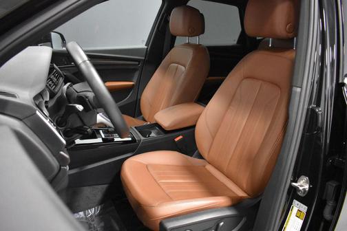 Mythos Black Metallic 2023 Audi Q5 45 S line Premium