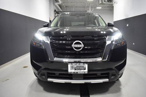 2025 Nissan Pathfinder Platinum 4WD