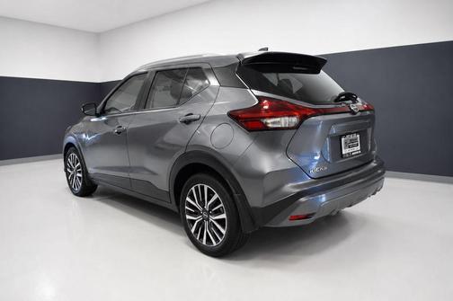 Gun Metallic 2022 Nissan Kicks SV
