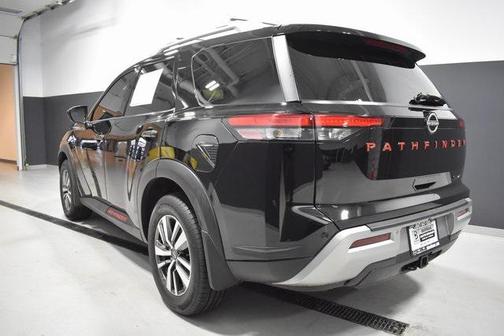 2022 Nissan Pathfinder SL 4WD