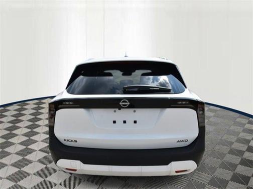 2025 Nissan Kicks SV