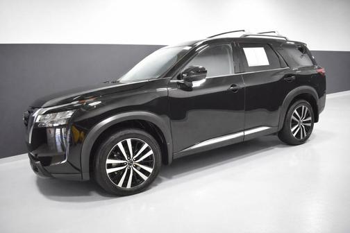 Super Black 2024 Nissan Pathfinder Platinum 4WD