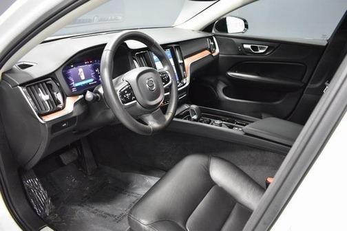 2024 Volvo S60 B5 Plus Dark Theme