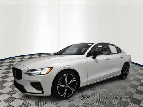 2024 Volvo S60 B5 Plus Dark Theme
