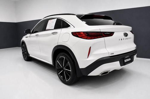 Majestic White 2023 INFINITI QX55 LUXE