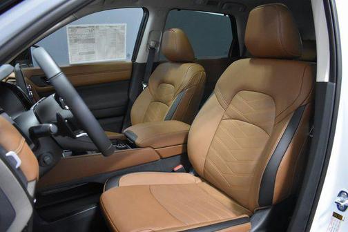 2025 Nissan Pathfinder Platinum 4WD