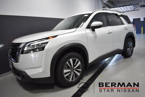 2025 Nissan Pathfinder SL 4WD