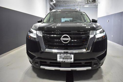 2025 Nissan Pathfinder SL 4WD