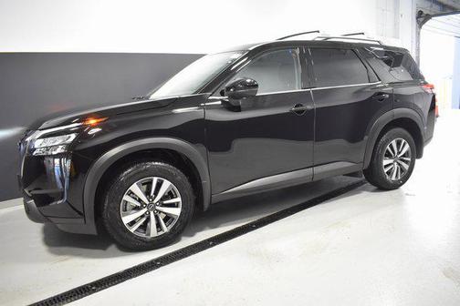 2025 Nissan Pathfinder SL 4WD