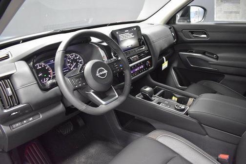 2025 Nissan Pathfinder SL 4WD