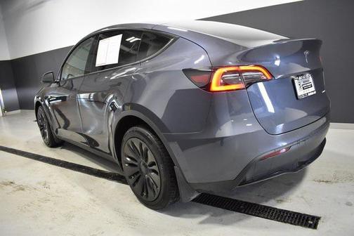 2022 Tesla Model Y Long Range Dual Motor All-Wheel Drive