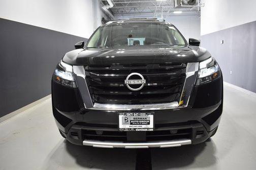 2025 Nissan Pathfinder SL 4WD