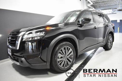 2025 Nissan Pathfinder SL 4WD