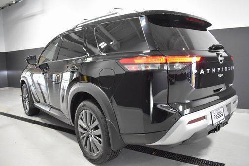 2025 Nissan Pathfinder SL 4WD